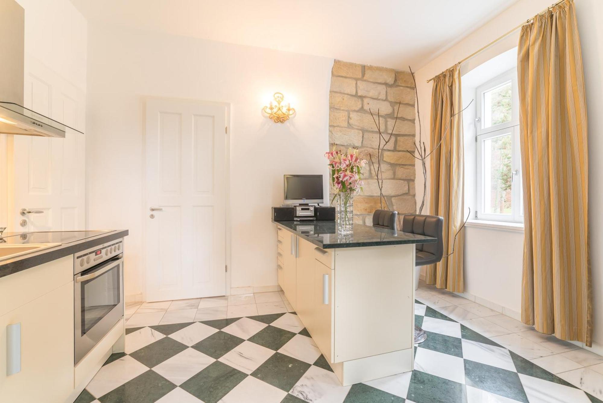 Charming Apartment With Terrace In Bad Schandau 55 Sqm Parking מראה חיצוני תמונה